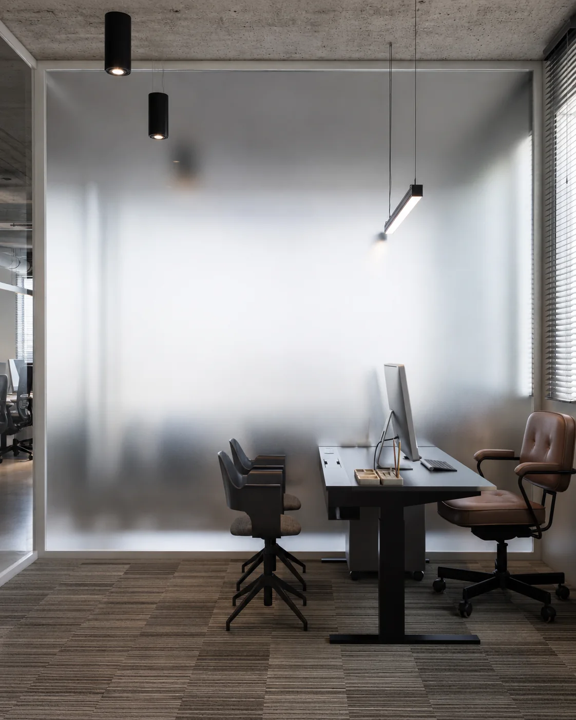 Compact focus and meeting room with translucent glass